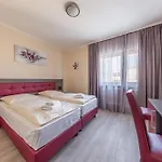 Klein Frankfurt East 3*
