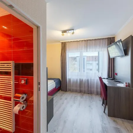 Klein Frankfurt East Отель