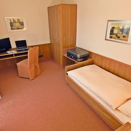 Klein Frankfurt East Szálloda 3*