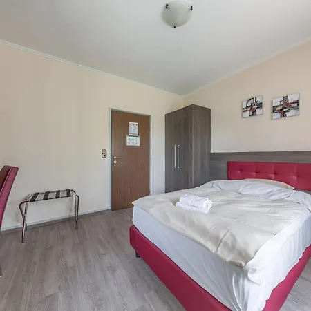 Klein Frankfurt East Szálloda 3*
