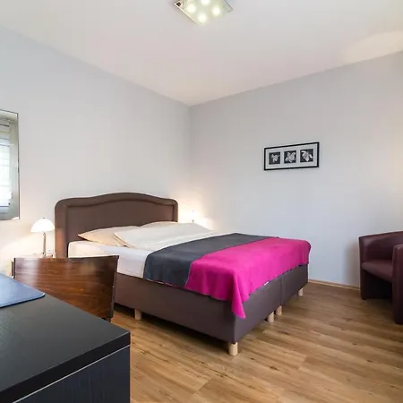 Klein Frankfurt East ホテル フランクフルト