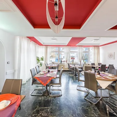 فندق Klein Frankfurt East فرانكفورت