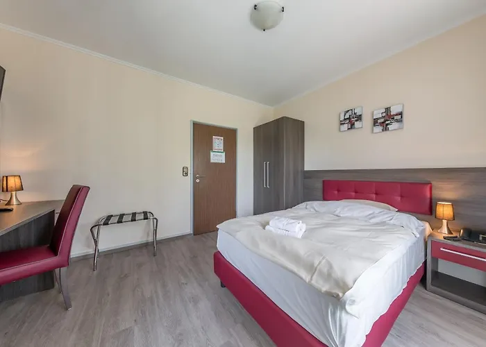 Klein Frankfurt East Hotel 3*