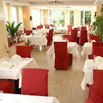 Klein Frankfurt East מלון 3*