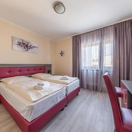 Klein Frankfurt East 3*